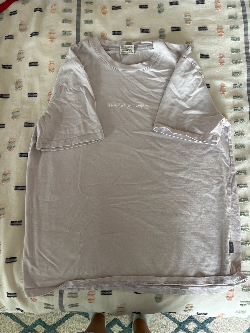 Embroidered 'New York or Nowhere' Tee in Light lilac - Picture 2 of 3